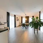 The White House * Maria-Hoop