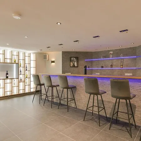 The White House Bed & Breakfast Maria-Hoop