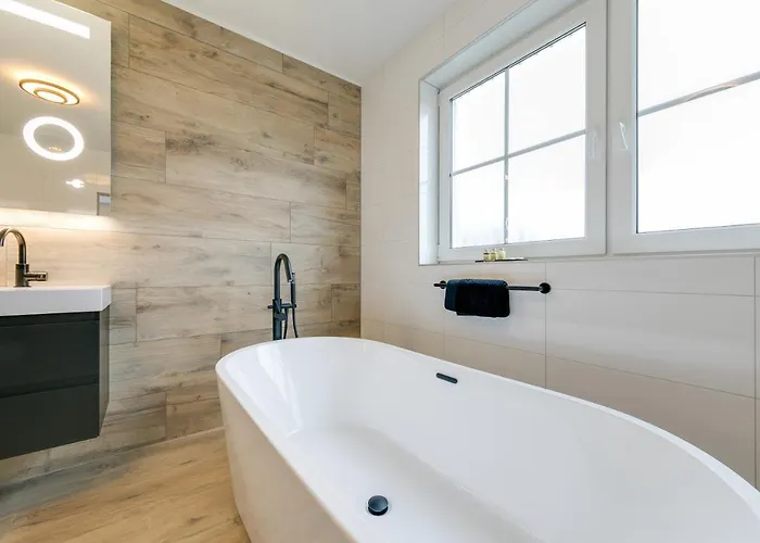 The White House Maria-Hoop