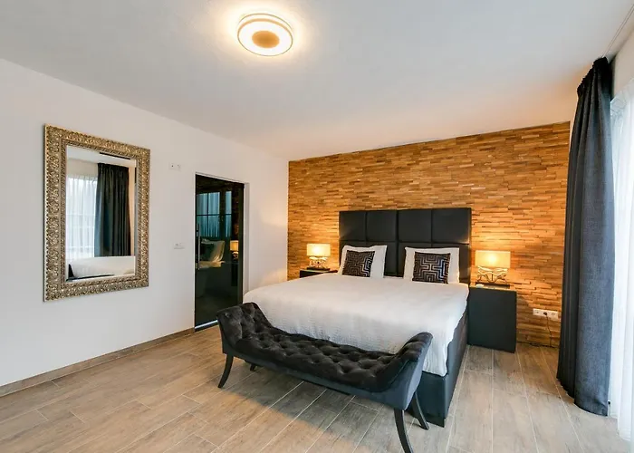 The White House * Maria-Hoop