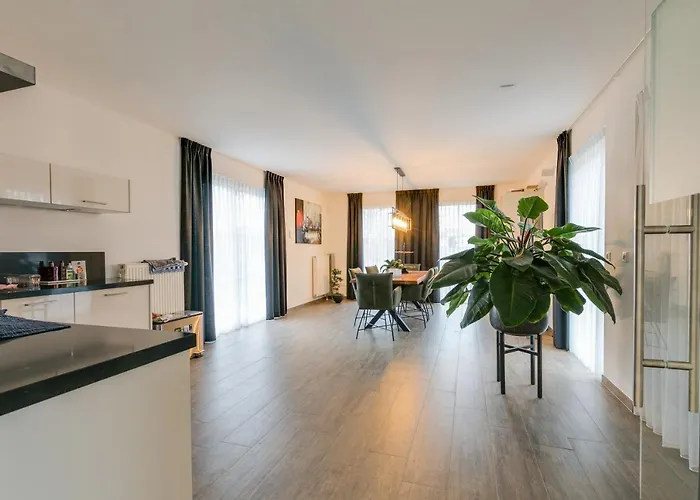 The White House * Maria-Hoop