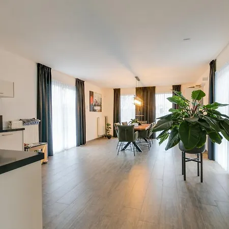 The White House * Maria-Hoop