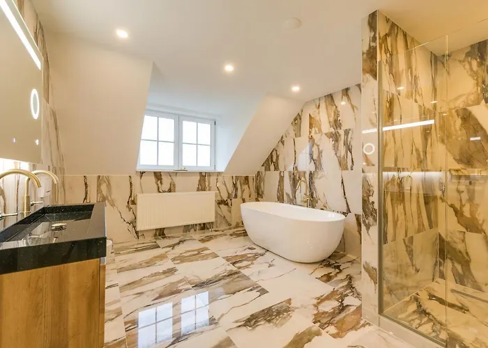 Bed & Breakfast The White House